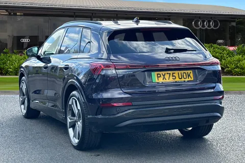 PX75UOK Audi Q4 e-tron Q4 Black Edition 40 e-tron 150,00 kW Thumbnail #3