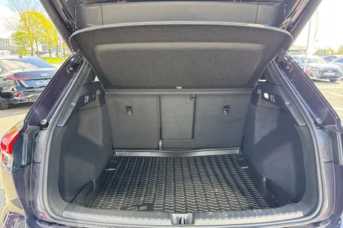 PX75UOK Audi Q4 e-tron Q4 Black Edition 40 e-tron 150,00 kW Thumbnail #7