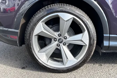 PX75UOK Audi Q4 e-tron Q4 Black Edition 40 e-tron 150,00 kW Thumbnail #13