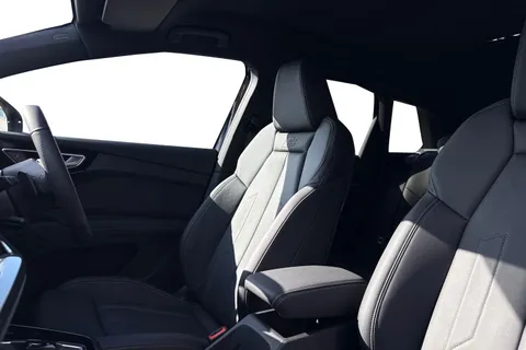 PX75UOK Audi Q4 e-tron Q4 Black Edition 40 e-tron 150,00 kW Thumbnail #16