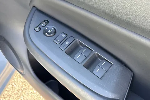 MV21YSH Honda Jazz 1.5 h i-MMD EX eCVT Euro 6 (s/s) 5dr Thumbnail #24