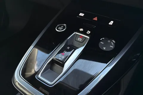 PX75UOK Audi Q4 e-tron Q4 Black Edition 40 e-tron 150,00 kW Thumbnail #23