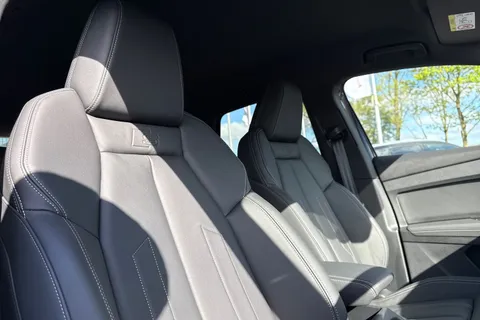 PX75UOK Audi Q4 e-tron Q4 Black Edition 40 e-tron 150,00 kW Thumbnail #24