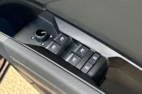 PX75UOK Audi Q4 e-tron Q4 Black Edition 40 e-tron 150,00 kW Thumbnail #38