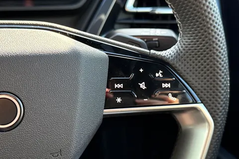 PX75UOK Audi Q4 e-tron Q4 Black Edition 40 e-tron 150,00 kW Thumbnail #48