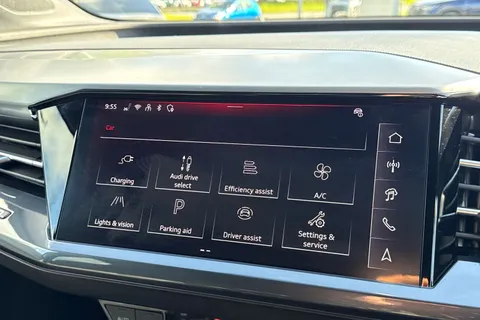 PX75UOK Audi Q4 e-tron Q4 Black Edition 40 e-tron 150,00 kW Thumbnail #54