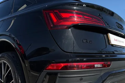 PG73YBL Audi Q5 Black Edition 40 TDI quattro 204 PS S tronic Thumbnail #8