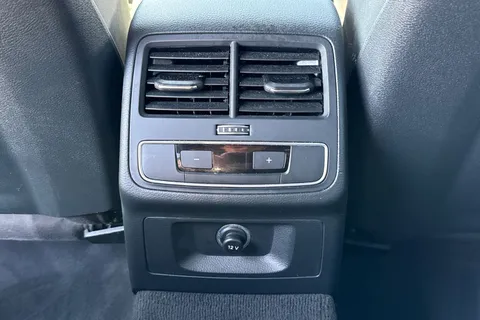 SP70UEC Audi A4 S line 35 TDI  163 PS S tronic Thumbnail #32