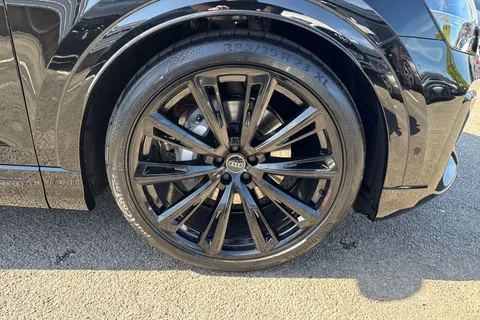  Audi Q8 3.0 TDI V6 Black Edition Tiptronic quattro Euro 6 (s/s) 5dr Thumbnail #12