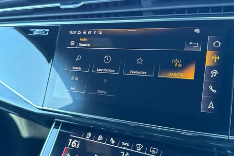  Audi Q8 3.0 TDI V6 Black Edition Tiptronic quattro Euro 6 (s/s) 5dr Thumbnail #38