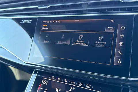  Audi Q8 3.0 TDI V6 Black Edition Tiptronic quattro Euro 6 (s/s) 5dr Thumbnail #40
