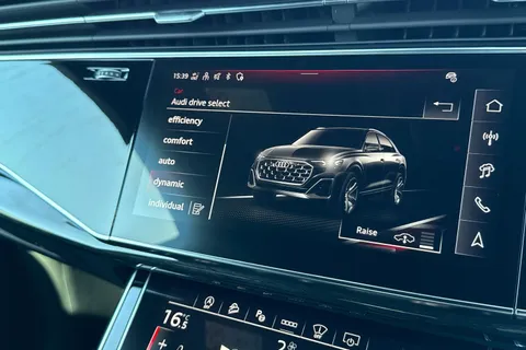  Audi Q8 3.0 TDI V6 Black Edition Tiptronic quattro Euro 6 (s/s) 5dr Thumbnail #46