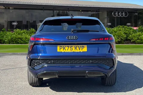 PK75KVP Audi Q3 Launch Edition TFSI 150 PS S tronic Thumbnail #4