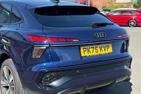 PK75KVP Audi Q3 Launch Edition TFSI 150 PS S tronic Thumbnail #7
