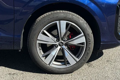 PK75KVP Audi Q3 Launch Edition TFSI 150 PS S tronic Thumbnail #9