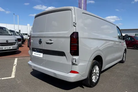 BJ26ENV Volkswagen Transporter 2.0 TDI 150 Commerce Pro Van Auto Thumbnail #34