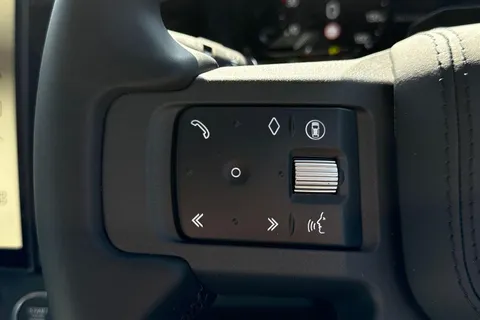 Land Rover Defender 110 3.0 D250 MHEV X-Dynamic HSE Auto 4WD Euro 6 (s/s) 5dr Thumbnail #16