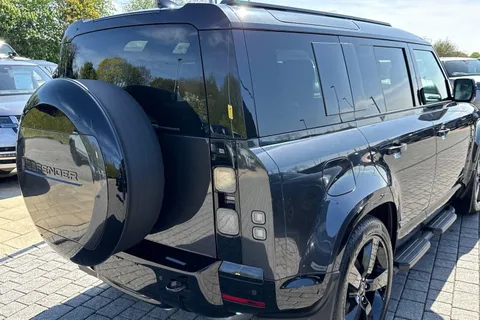 Land Rover Defender 110 3.0 D250 MHEV X-Dynamic HSE Auto 4WD Euro 6 (s/s) 5dr Thumbnail #8