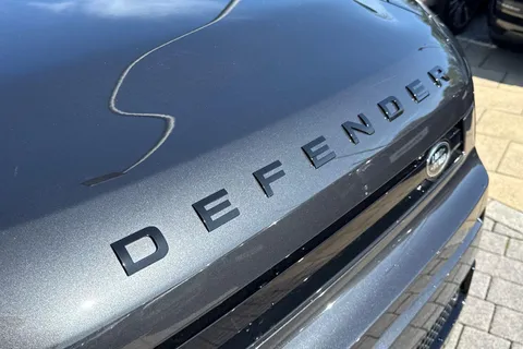 Land Rover Defender 110 3.0 D250 MHEV X-Dynamic HSE Auto 4WD Euro 6 (s/s) 5dr Thumbnail #43