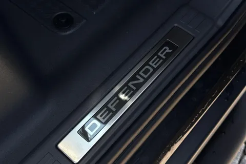  Land Rover Defender 110 3.0 D250 MHEV X-Dynamic HSE Auto 4WD Euro 6 (s/s) 5dr Thumbnail #52