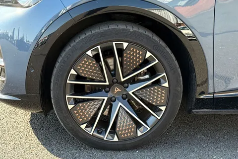 KN75YPR CUPRA Tavascan 77kWh VZ2 SUV Coupe Auto 4Drive 5dr Thumbnail #16