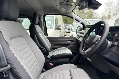PK26AKY Volkswagen Transporter 2.0 TDI 150 Commerce Pro Kombi Conversion 4MOTION Auto Thumbnail #24