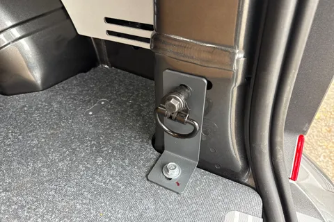 PK26AKY Volkswagen Transporter 2.0 TDI 150 Commerce Pro Kombi Conversion 4MOTION Auto Thumbnail #39