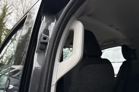 PK26AKY Volkswagen Transporter 2.0 TDI 150 Commerce Pro Kombi Conversion 4MOTION Auto Thumbnail #44