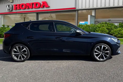 FV71BPY SEAT Leon 1.5 eTSI MHEV FR Sport DSG Euro 6 (s/s) 5dr Thumbnail #4