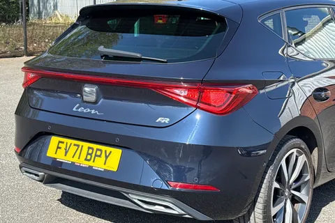 FV71BPY SEAT Leon 1.5 eTSI MHEV FR Sport DSG Euro 6 (s/s) 5dr Thumbnail #11
