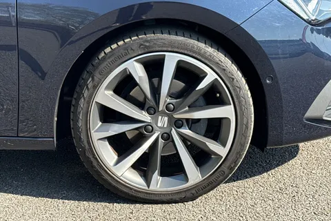 FV71BPY SEAT Leon 1.5 eTSI MHEV FR Sport DSG Euro 6 (s/s) 5dr Thumbnail #13