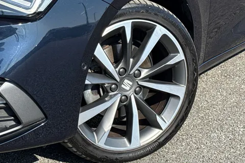 FV71BPY SEAT Leon 1.5 eTSI MHEV FR Sport DSG Euro 6 (s/s) 5dr Thumbnail #29