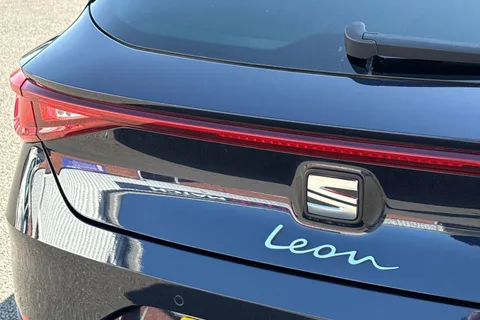 FV71BPY SEAT Leon 1.5 eTSI MHEV FR Sport DSG Euro 6 (s/s) 5dr Thumbnail #35