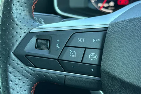 FV71BPY SEAT Leon 1.5 eTSI MHEV FR Sport DSG Euro 6 (s/s) 5dr Thumbnail #38