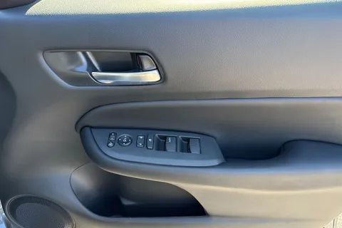 GN23XGC Honda Jazz 1.5 i-MMD Hybrid SR 5dr eCVT Thumbnail #24