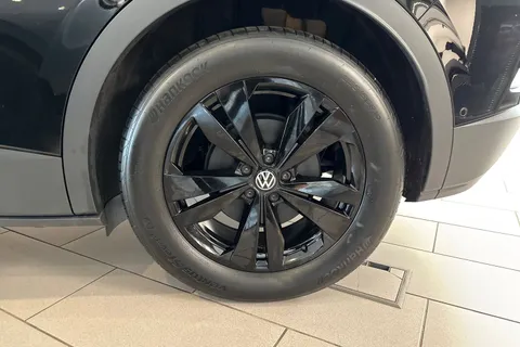  Volkswagen ID.4 Pro 77kWh Black Edition Auto 4Motion 5dr Thumbnail #11