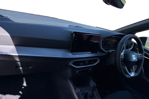 KR75SWN SEAT Arona 1.0 TSI FR Black Edition DSG Euro 6 (s/s) 5dr Thumbnail #15