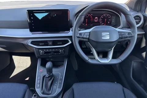 KR75SWN SEAT Arona 1.0 TSI FR Black Edition DSG Euro 6 (s/s) 5dr Thumbnail #18