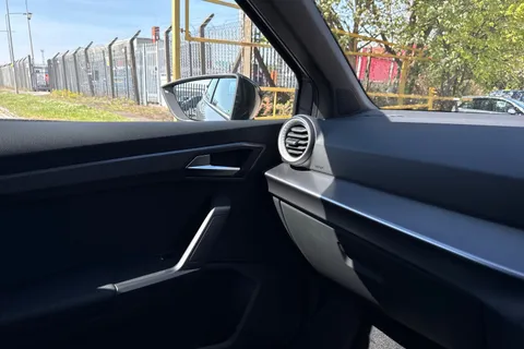 KR75SWN SEAT Arona 1.0 TSI FR Black Edition DSG Euro 6 (s/s) 5dr Thumbnail #33