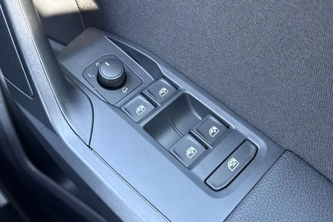 KR75SWN SEAT Arona 1.0 TSI FR Black Edition DSG Euro 6 (s/s) 5dr Thumbnail #34