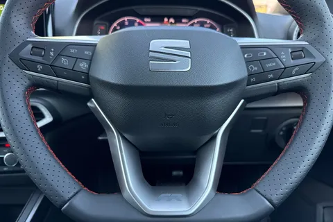 KR75SWN SEAT Arona 1.0 TSI FR Black Edition DSG Euro 6 (s/s) 5dr Thumbnail #36