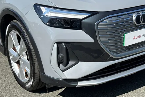 LL72CBV Audi Q4 e-tron Q4  S line 40 e-tron  150,00 kW Thumbnail #10