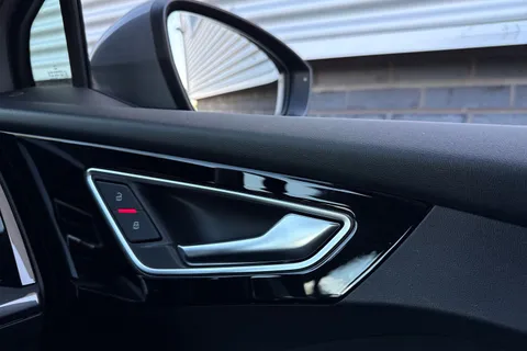 LL72CBV Audi Q4 e-tron Q4  S line 40 e-tron  150,00 kW Thumbnail #22