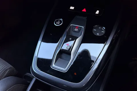 LL72CBV Audi Q4 e-tron Q4  S line 40 e-tron  150,00 kW Thumbnail #24