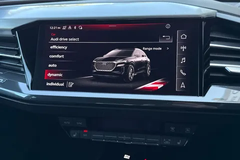 LL72CBV Audi Q4 e-tron Q4  S line 40 e-tron  150,00 kW Thumbnail #31