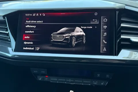 LL72CBV Audi Q4 e-tron Q4  S line 40 e-tron  150,00 kW Thumbnail #32