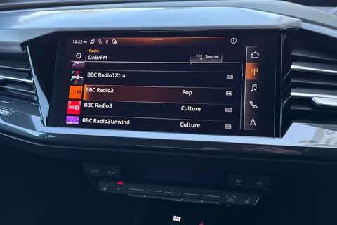 LL72CBV Audi Q4 e-tron Q4  S line 40 e-tron  150,00 kW Thumbnail #39