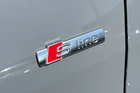 LL72CBV Audi Q4 e-tron Q4  S line 40 e-tron  150,00 kW Thumbnail #44