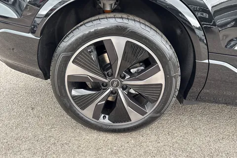  Audi Q6 E-Tron 100kWh Black Edition Auto quattro 5dr Thumbnail #11