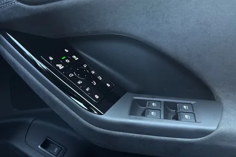  Audi Sq6 E-Tron 100kWh S Black Edition Auto quattro 5dr Thumbnail #52